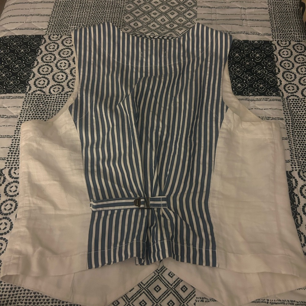 Euc Chic White Button-Down Vest - image 4